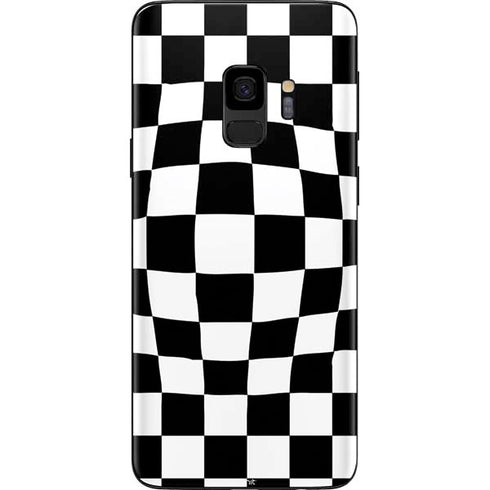 Black and White Zoomed Checkerboard Galaxy S9 Skin